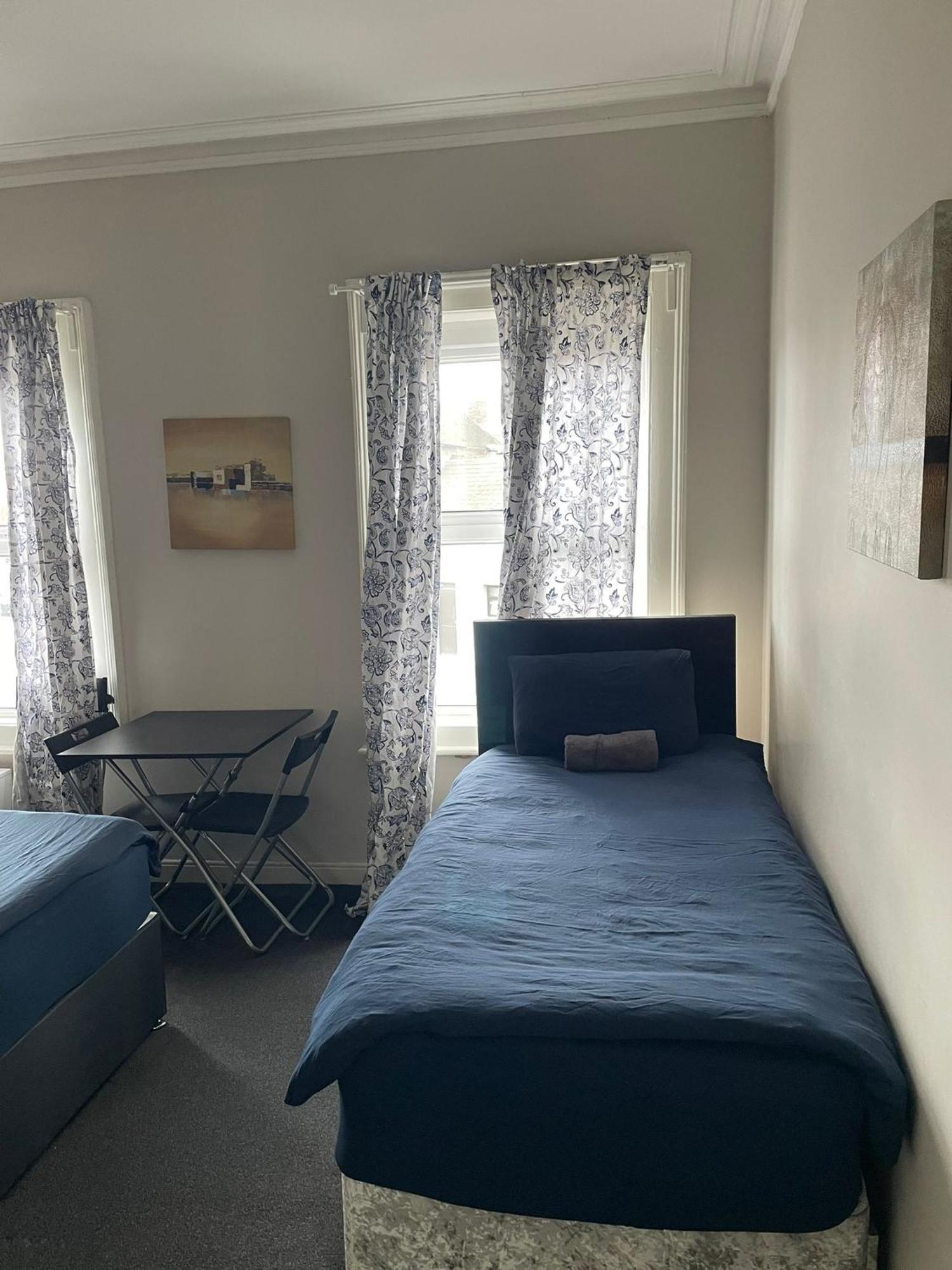 Superb Triple Room Near Croke Park - 2 — Photos 1